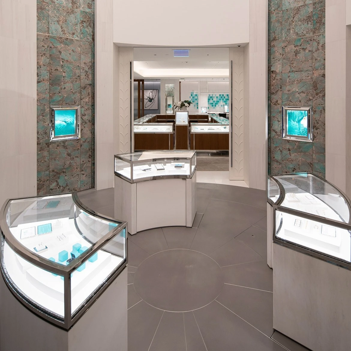TiffanyCoSydneyRichardMoorefoyer1