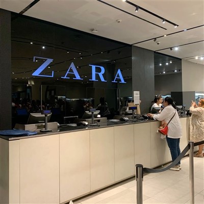 Tampilan kabinet untuk tas tangan