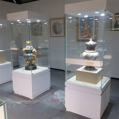 Rak Pajangan Museum