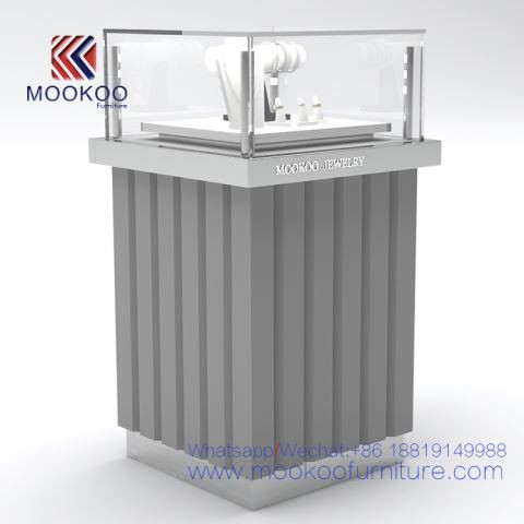 Display Toko Kaca Untuk Perhiasan