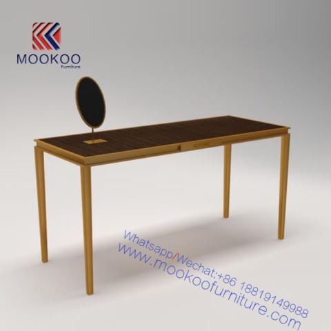 Menampilkan Toko Perhiasan