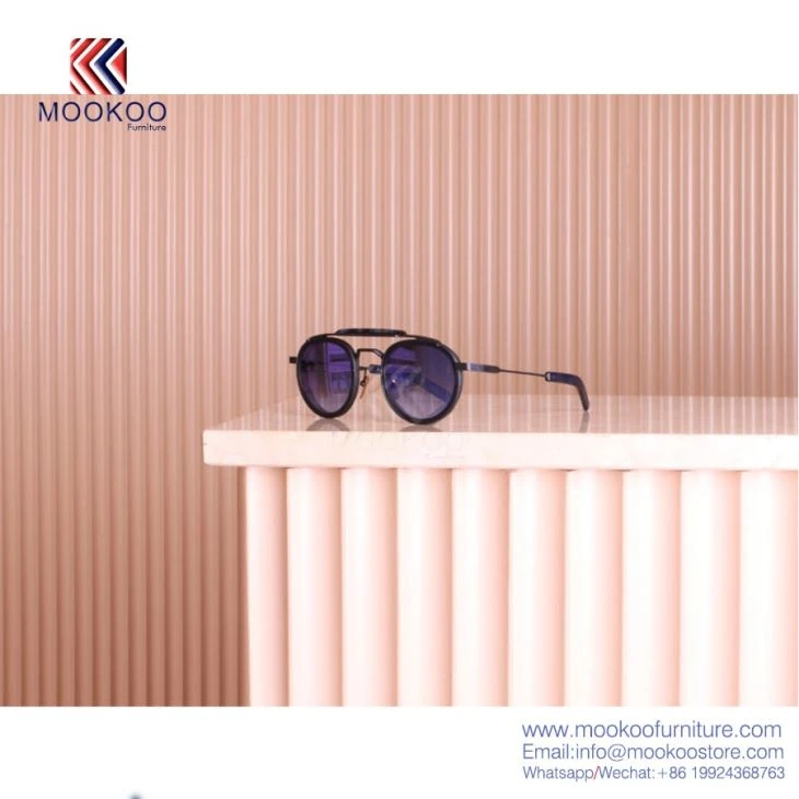 Toko Pakaian Fashion Style Style Eyewear Menampilkan Desain Interior