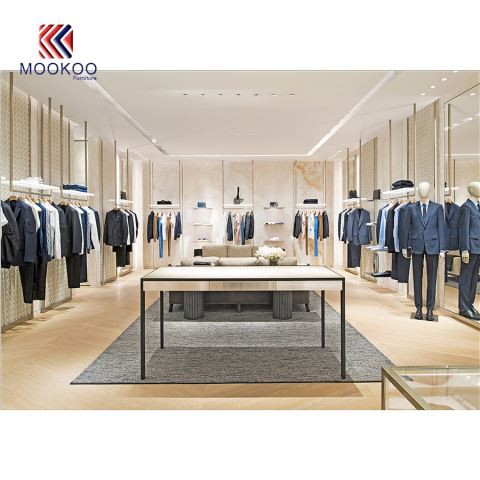 Display Pakaian Logam